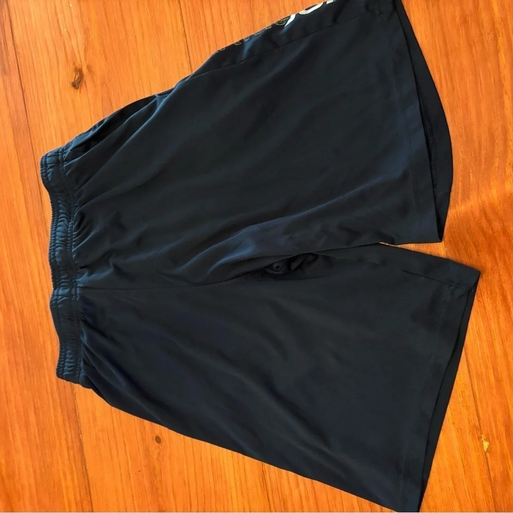 Under Armour Youth Large Black Logo Athletic Shorts
